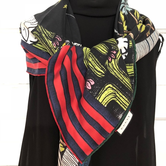 GUCCI "ALESSANDRO POWER FOULARD" 100% Silk Carré - Picture 3 of 8